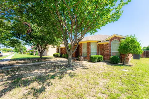 4820 Spring Tree Ln, Sachse, TX 75048 photo 2