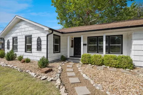 1113 Fair Ave, Gainesville, TX 76240