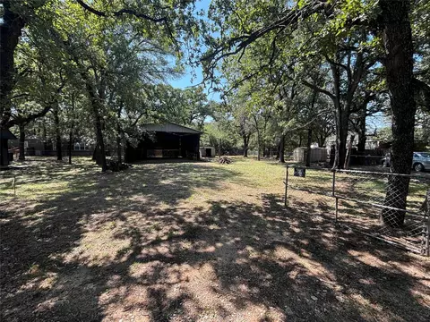 1305 Fox Hollow Ct, Pelican Bay, TX 76020