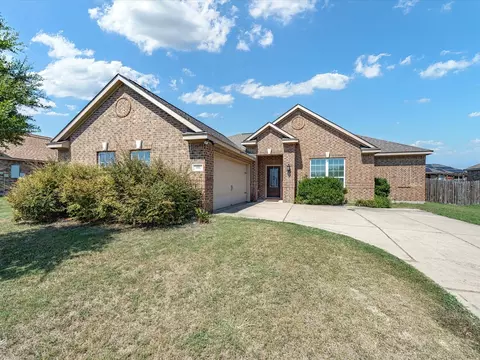 406 Lake St, Red Oak, TX 75154