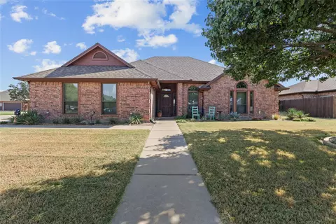 609 Oak St, Pilot Point, TX 76258