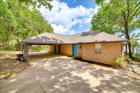 828 Oak Landing Cir, Kemp, TX 75143