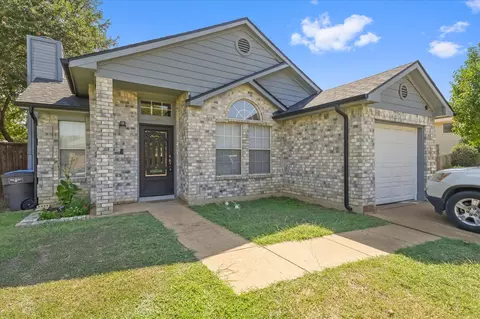 8441 Auburn Dr, Fort Worth, TX 76123