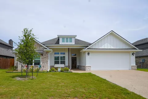 407 Geyser Trl, Mcgregor, TX 76657