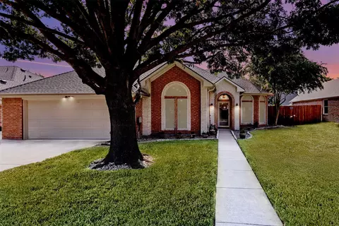 710 Mc Murry Dr, Waxahachie, TX 75165