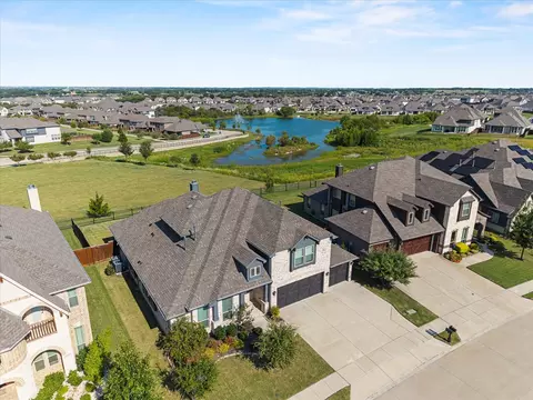 1099 Canterbury Ln, Forney, TX 75126