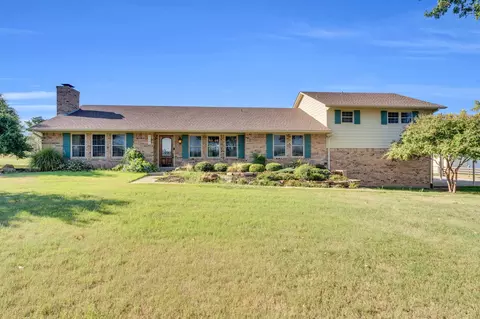 1140 Cedar Dr, Midlothian, TX 76065