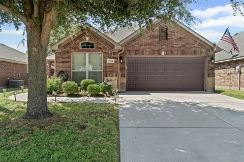 2210 Whitney Dr, Weatherford, TX 76087