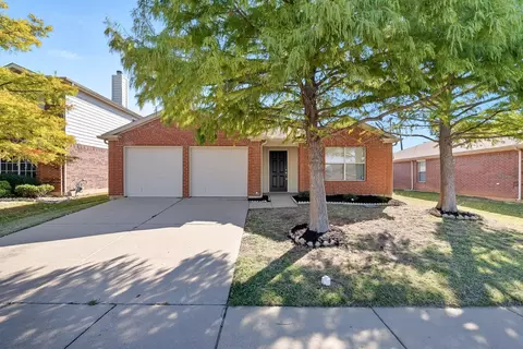8208 Storm Chaser Dr, Fort Worth, TX 76131