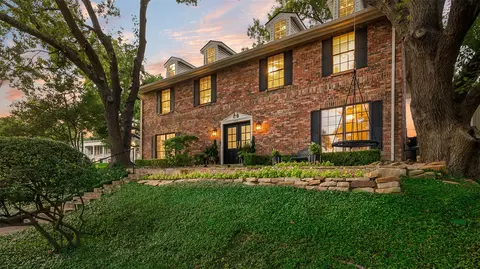 9315 Moss Circle Dr, Dallas, TX 75243