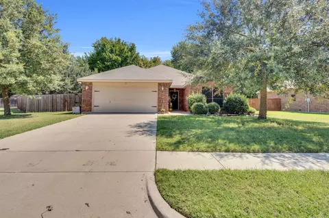 920 New York Ave, Midlothian, TX 76065