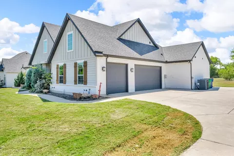 1700 Lone Elm Rd, Waxahachie, TX 75167