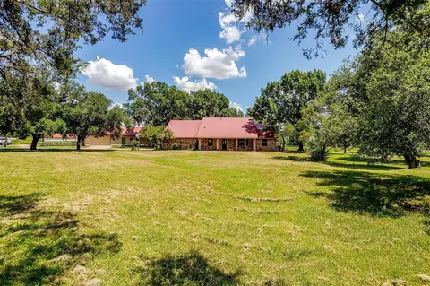 401 Eddy Ave, Joshua, TX 76058