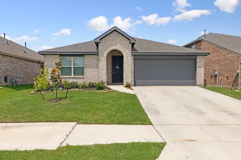 1097 Kingbird Ln, Alvarado, TX 76009