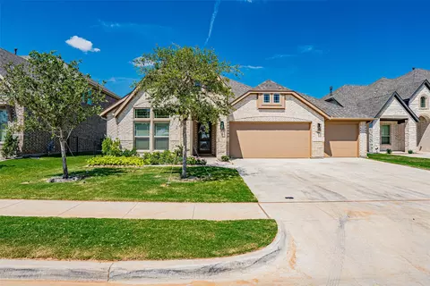 388 Paddle Boat Dr, Granbury, TX 76049