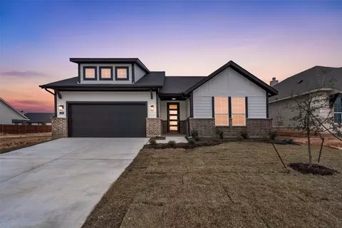 1232 Sabine River Ln, Springtown, TX 76082