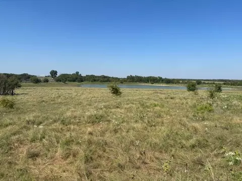 7225 N Hickory Rd, Krum, TX 76249