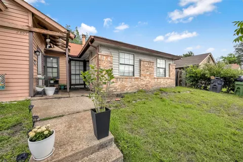2509 Sunflower Dr, Arlington, TX 76014