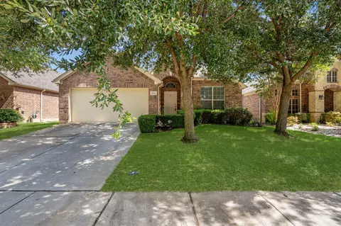 2641 Sandcherry Dr, Fort Worth, TX 76244