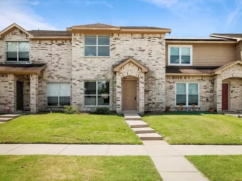 2305 Homewood Ln, Grand Prairie, TX 75050