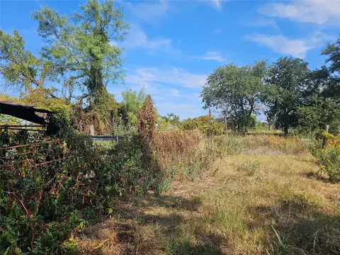 Exterior - 1008 N 6th St, Bangs, TX 76823 photo 8 of 13
