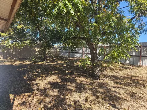 Exterior - 1008 N 6th St, Bangs, TX 76823 photo 2 of 13