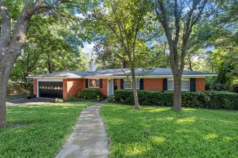 311 Sharron Dr, Woodway, TX 76712
