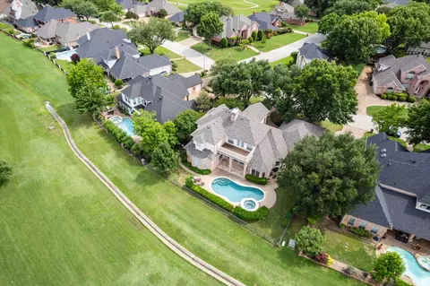 900 Riviera Dr, Mansfield, TX 76063