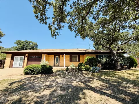 2310 Castle Dr, Clyde, TX 79510