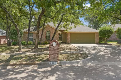 2508 Oak Park Dr, Denton, TX 76209