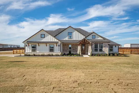 9433 Bluestem Ln, Dish, TX 76247