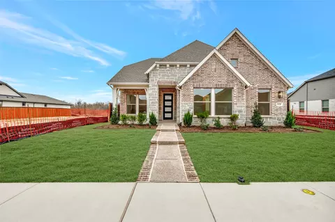 1020 Violet Dr, Crowley, TX 76036