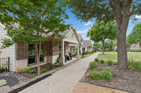 808 Harmony Ln, Mckinney, TX 75069