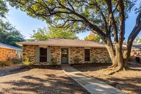 2618 Ashglen Dr, Garland, TX 75043