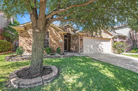 512 Goldstone Ln, Fort Worth, TX 76131