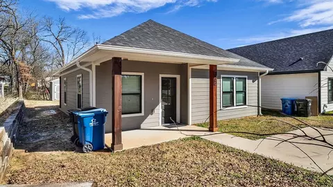 727 E Gandy St, Denison, TX 75021