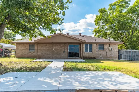 Exterior - 108 Gettysburg, Comanche, TX 76442 photo 4 of 6