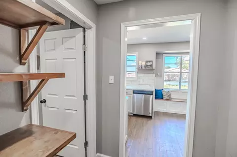 Entry Way - 108 Gettysburg, Comanche, TX 76442 photo 1 of 3