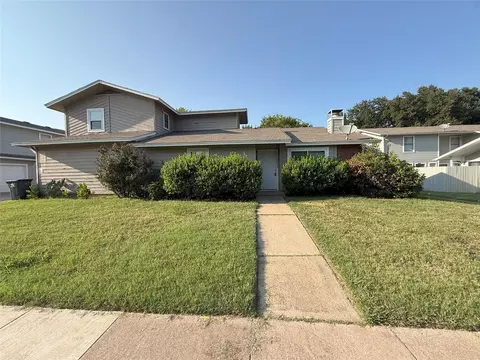 2135 Knoll Crest Dr, Arlington, TX 76014