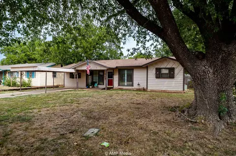 507 Hill Cir, Stamford, TX 79553