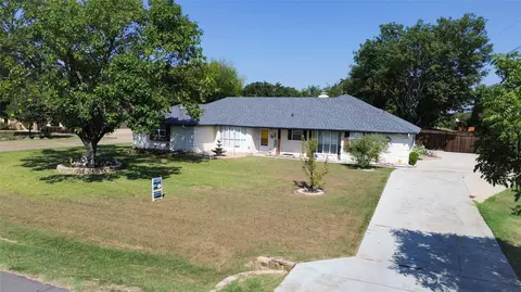 404 Meadow Creek Dr, Mansfield, TX 76063