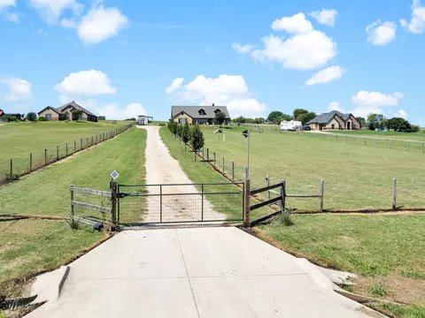 128 County Road 4430, Rhome, TX 76078