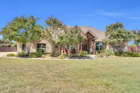 4001 Parker Ln, Midlothian, TX 76065