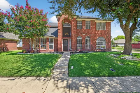 709 Summit Rdg, Lewisville, TX 75077