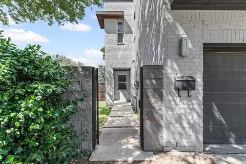 2918 Merrimac St, Fort Worth, TX 76107