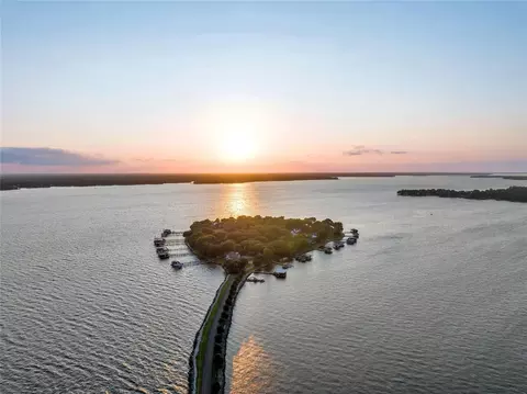 108 Enchanted Isles Cir, Mabank, TX 75156