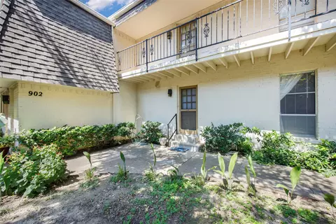 902 S Weatherred Dr #902-C, Richardson, TX 75080