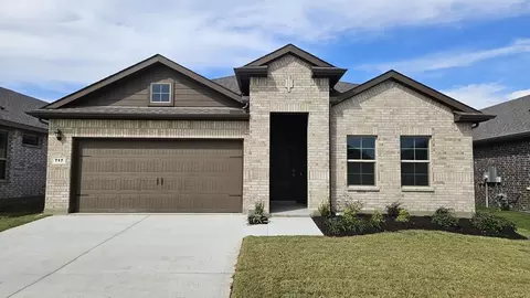 717 Amber Fields Dr, Ponder, TX 76259