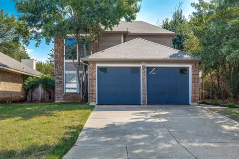 2231 Turf Club Dr, Arlington, TX 76017