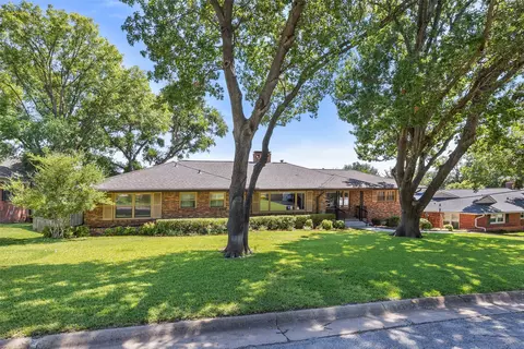 6475 Crestmore Rd, Fort Worth, TX 76116